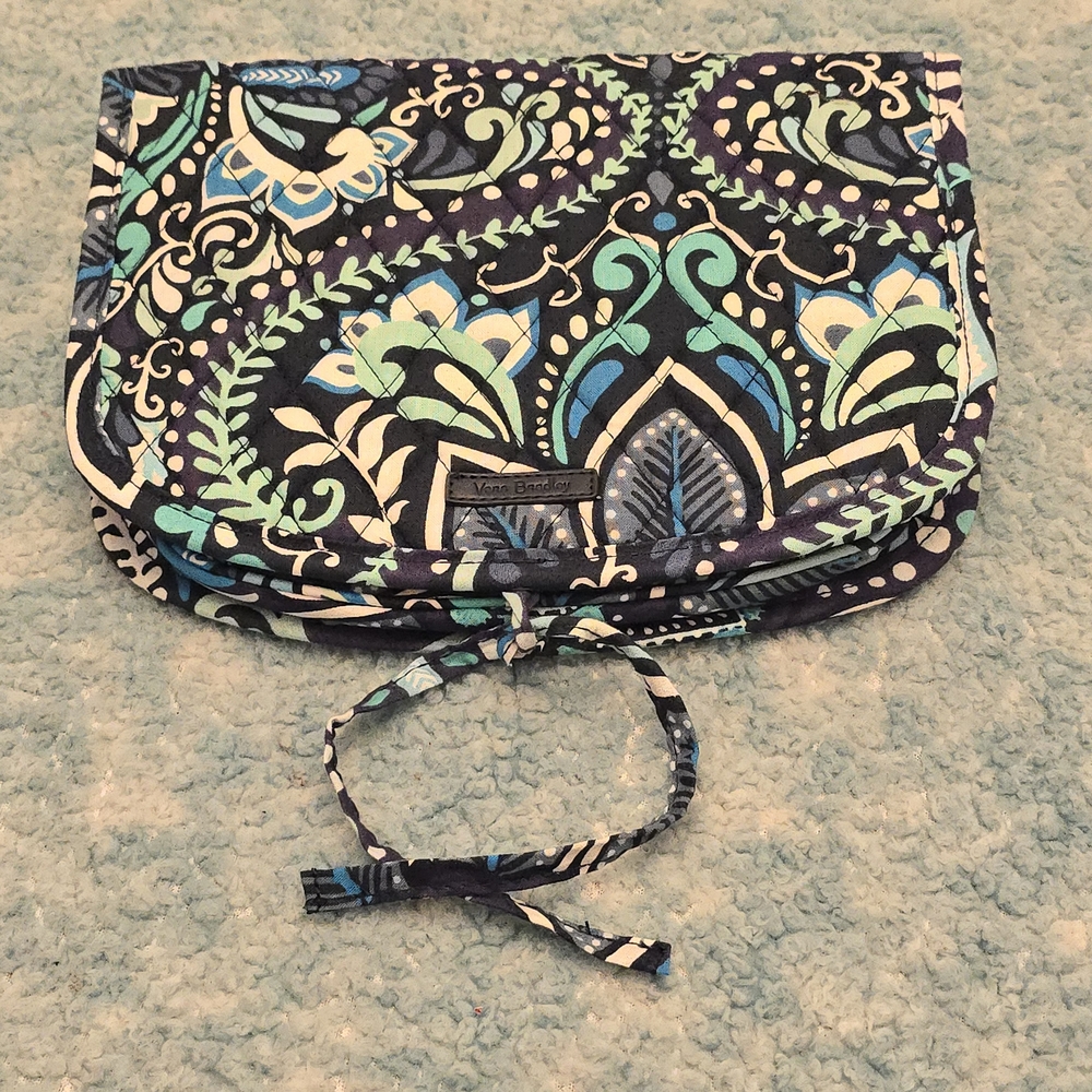Vera Bradley Hanging Travel Organizer in Blue Island Medallion Pattern, NWOT